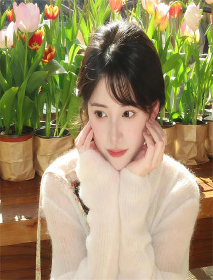 《发现出轨的嫂子》象征隐喻社会解析：符号意义与深层寓意探讨